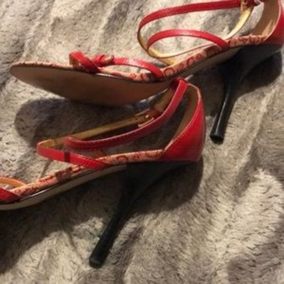 Guess Red strap shoes - Picture 2 of 2
